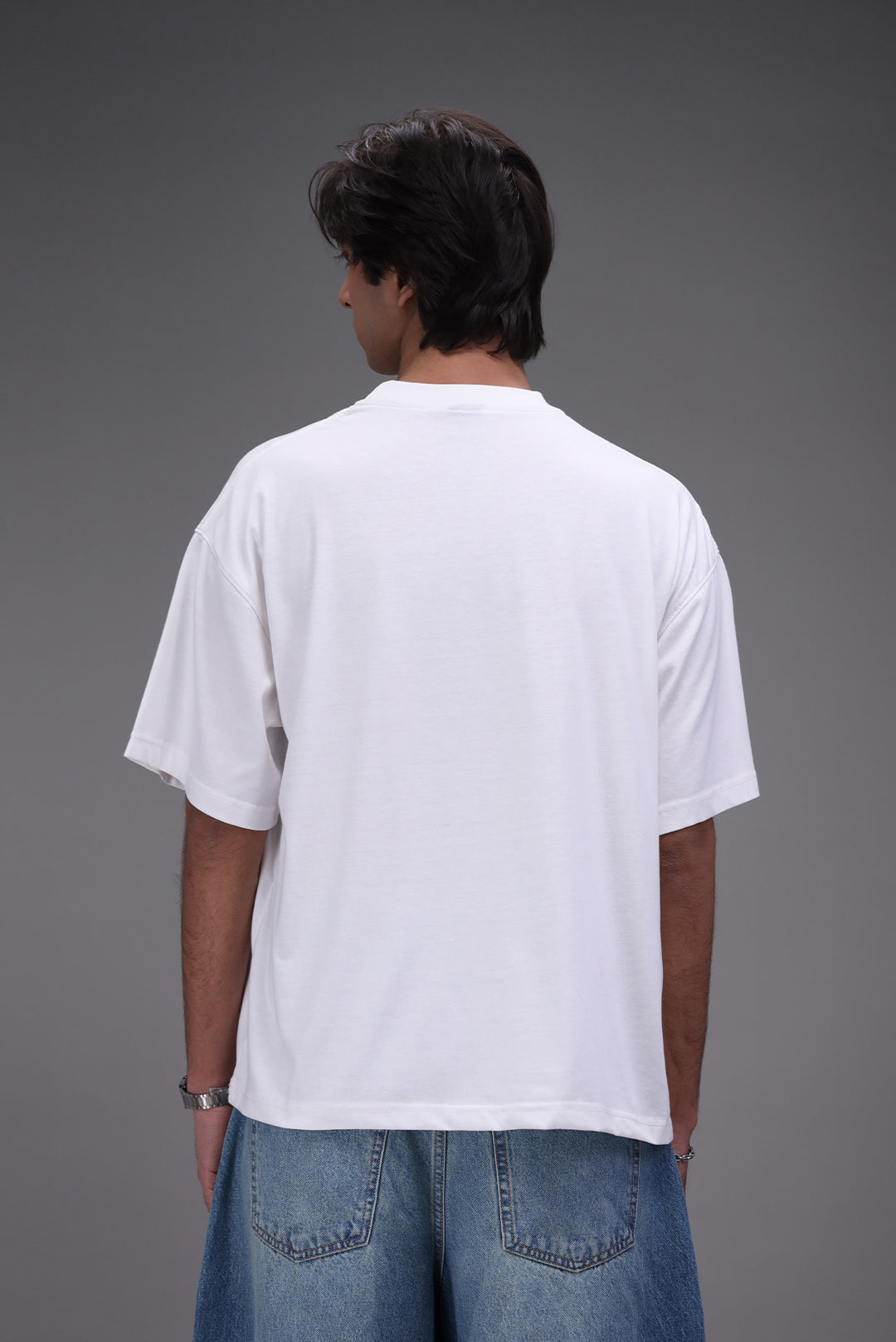 boxy fit t shirt back male model Pakistan oversized